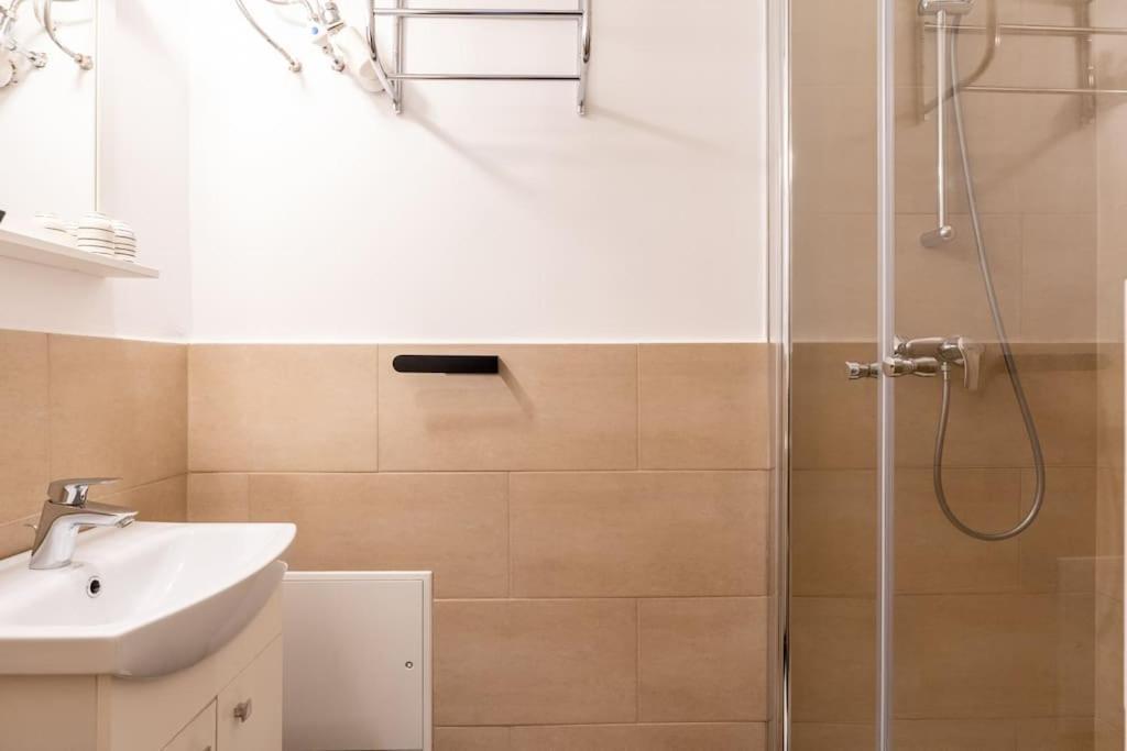 Practical 1Br Flat By Center By Hm Apartment Wien Ngoại thất bức ảnh